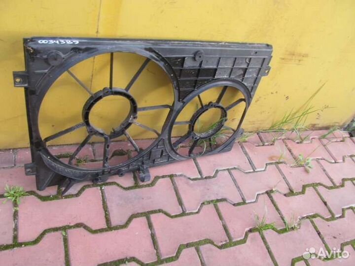 Диффузор вентилятора передний Volkswagen Passat B6