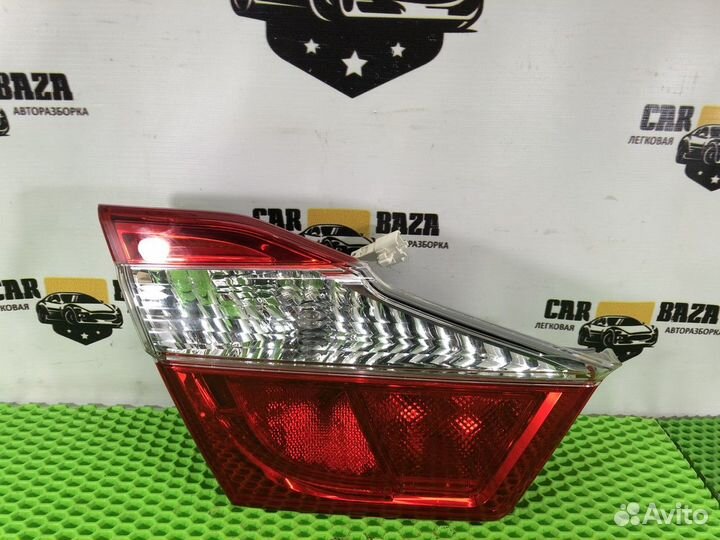 Фонарь задний внутренний левый L Toyota Camry