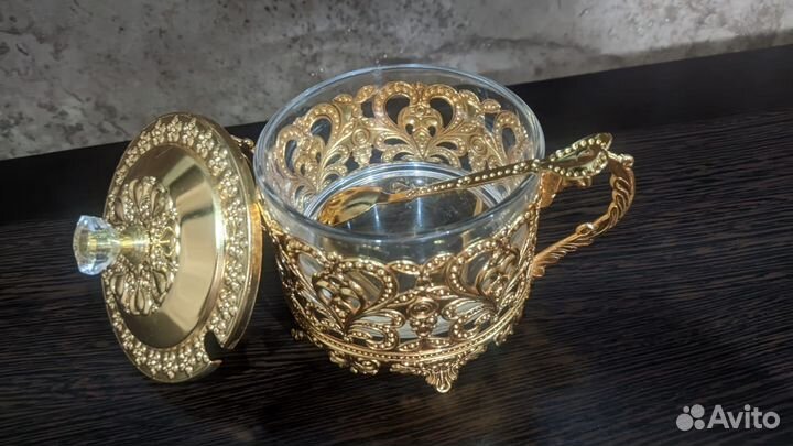 Поднос и сахарницы с ложкой