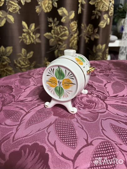 Бочонок фарфоровый штоф