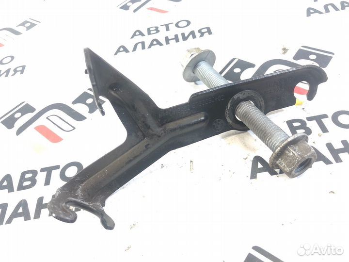 Кронштейн Bmw 6 E63 N62B48 2008
