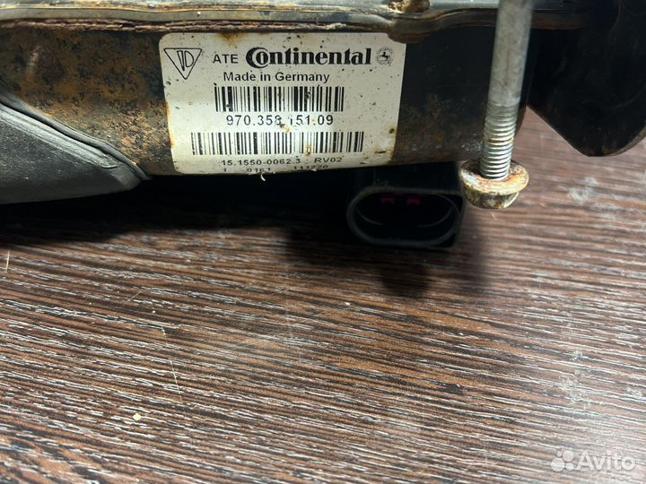 Компресор пневмоподвески Porsche Panamera 970