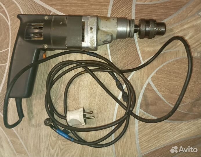 Дрель электрическая б/у