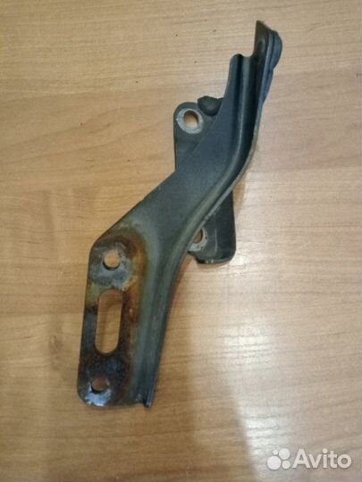 Петля капота левая Honda Accord седан R20A3 2009