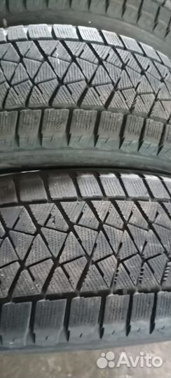 Bridgestone Blizzak DM-V3 235/55 R20