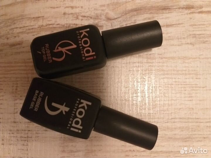 Лампа и гель лаки, шеллак, блюскай, лакомшир