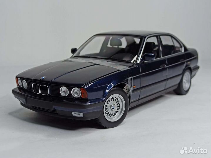 Bmw 535i E34 1988 Blue Minichamps 1:18