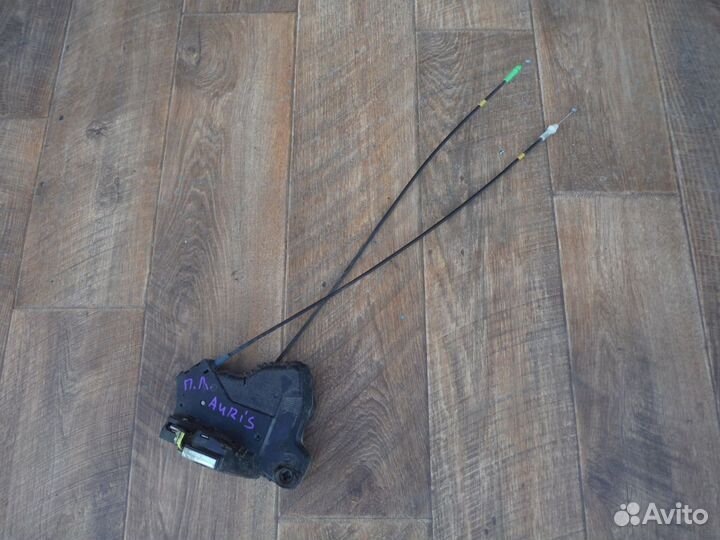 Замок двери передней левый toyota Auris 1 2008