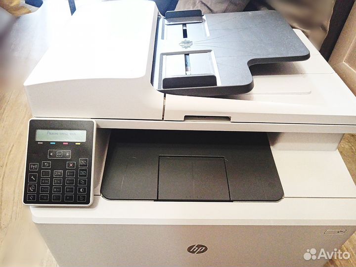 Продаю цветное лазерное мфу HP MFP M181fw