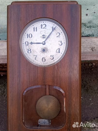 Старинные настенные антикварные часы