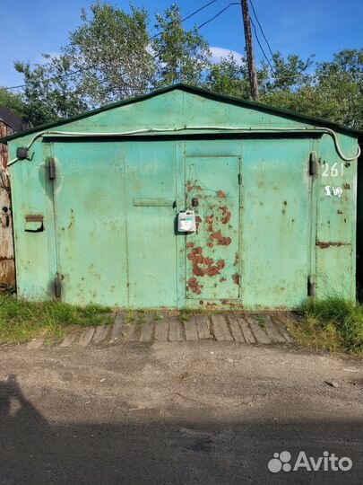 Гараж металлический напротив Plazma