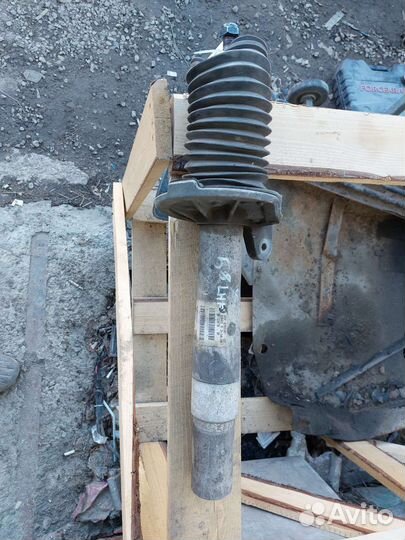 Стойка бмв е65