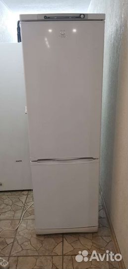 Холодильник indesit