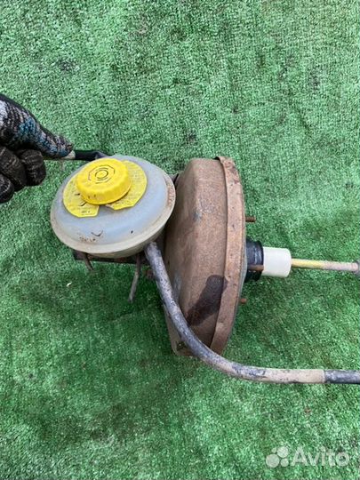 Вакуумный усилитель тормозов Audi 90 B3 2.0 PS