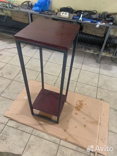 Подставка под цветы