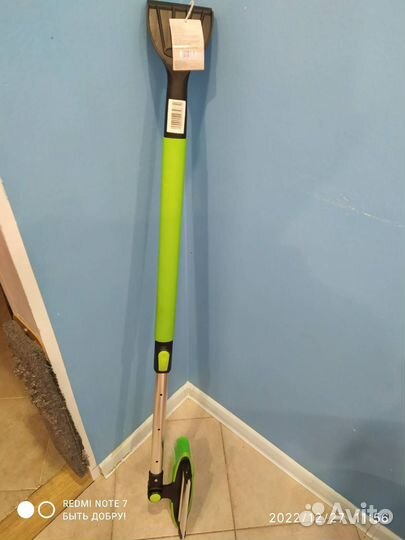 Щетка-скребок телескопическая для автомобиля