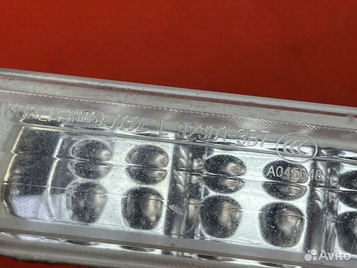 Поворотник левый Hyundai 923013B700