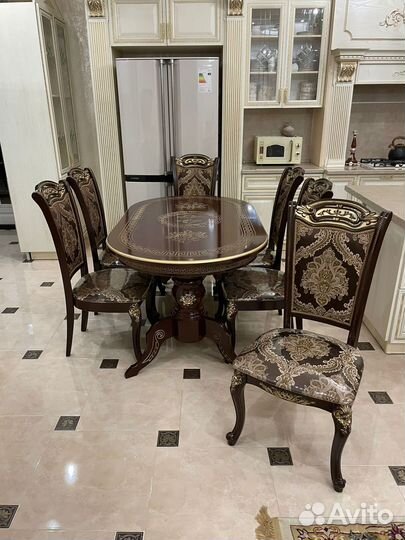 Кухонный стол и Стулья