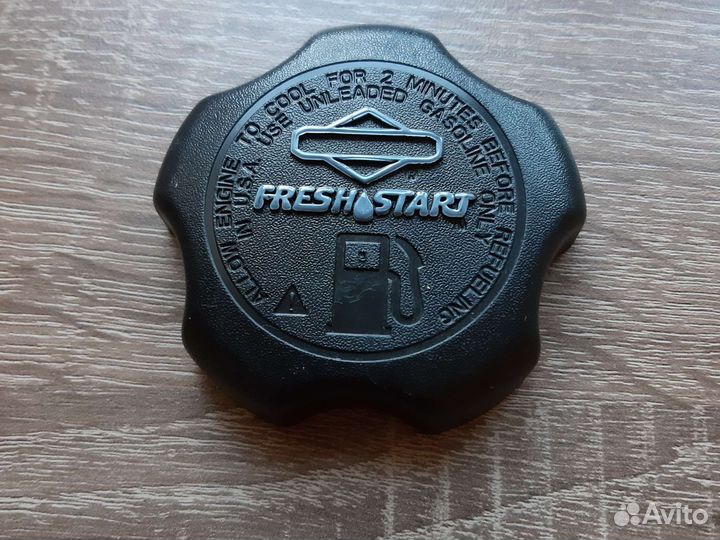 Крышка бензобака оригинальная Briggs & Stratton