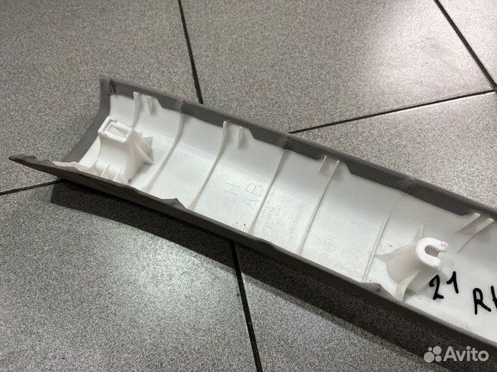 Обшивка стойки кузова передняя правая Toyota Camry