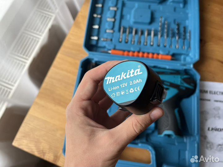 Шуруповерт makita 12v новый