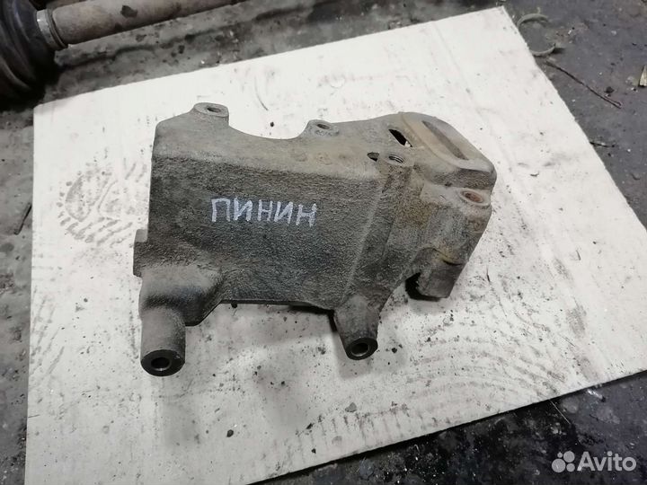 Кронштейн генератора Mitsubishi Pajero pinin