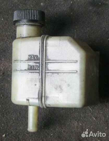 Бачок тормозного цилиндра Mitsubishi Lancer 9