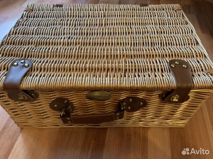 Подарочный набор для пикника в кейсе