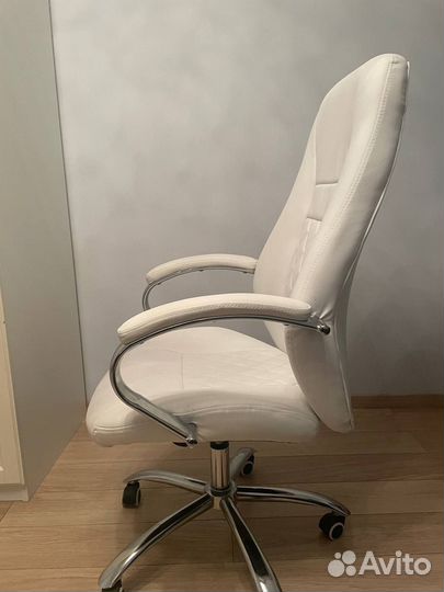 Компьютерное кресло