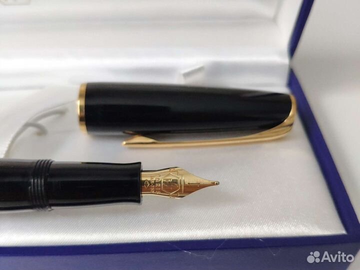 Ручка с золотым пером Waternan