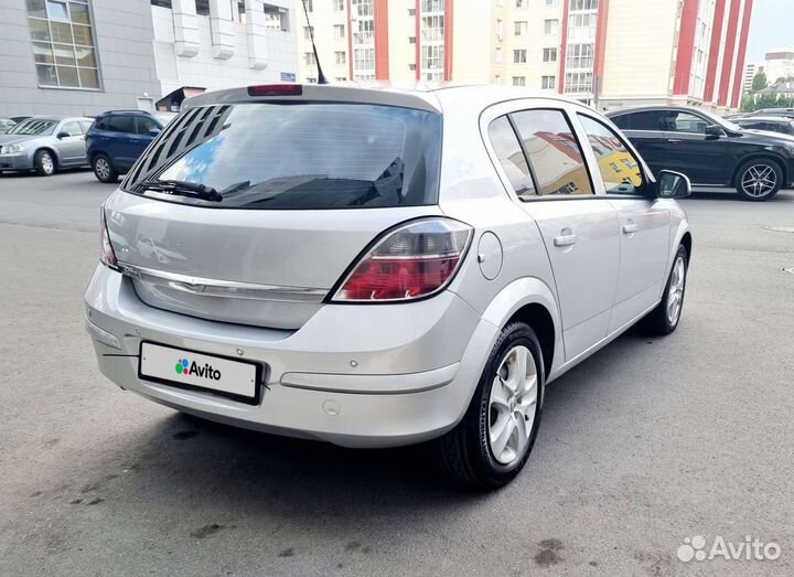 Opel Astra 1.8 AT, 2014, 125 000 км