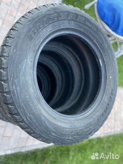 Bridgestone Blizzak DM-V1 285/60 R18