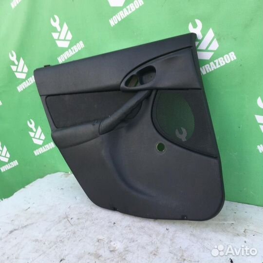 Обшивка двери задней левой Форд Фокус 1