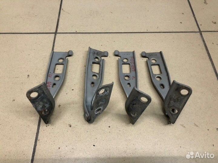 Петля капота Ford Fusion 2008