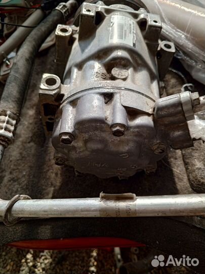 Компрессор кондиционера Renault Logan 1