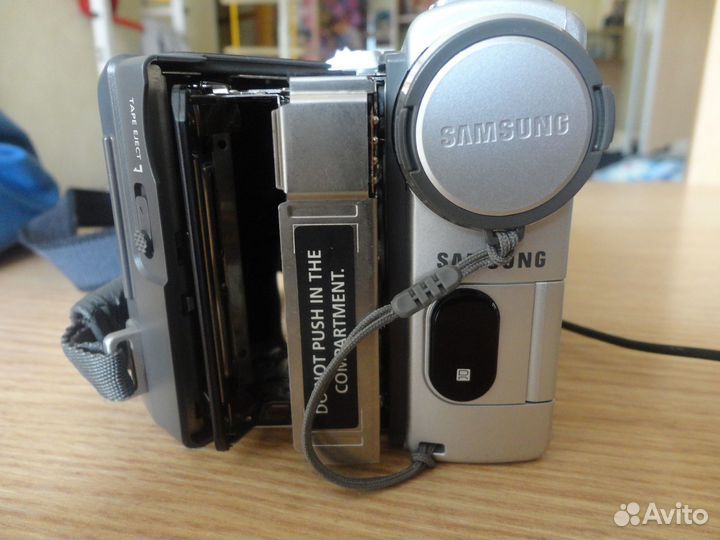 Продаю видеокамеру