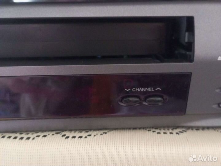 Видеомагнитофон toshiba