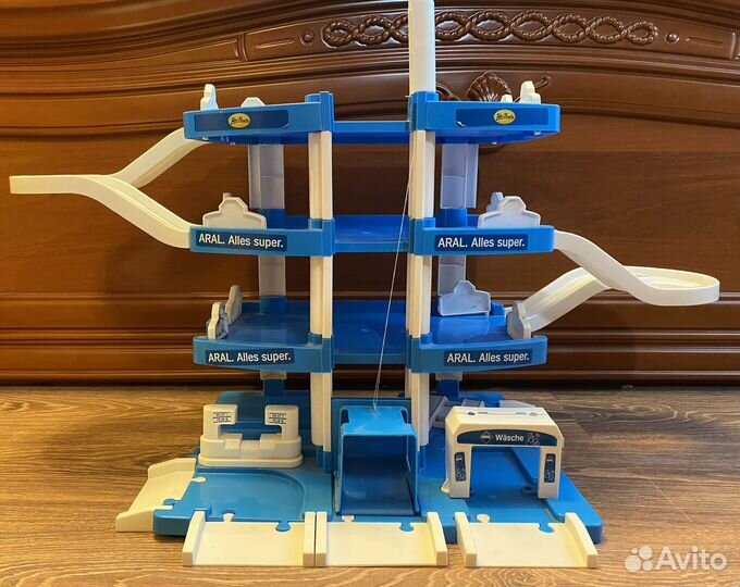 Машинки Хот-Вилс, Гараж