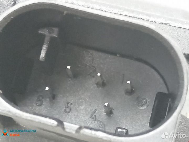 Электропривод Volkswagen Passat B3 1997 8D1820511E