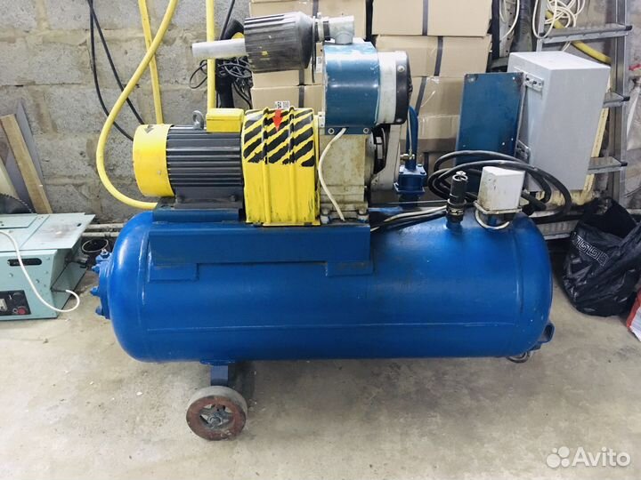 Воздушный компрессор