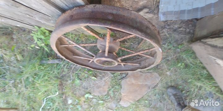 Колесо старинное от телеги