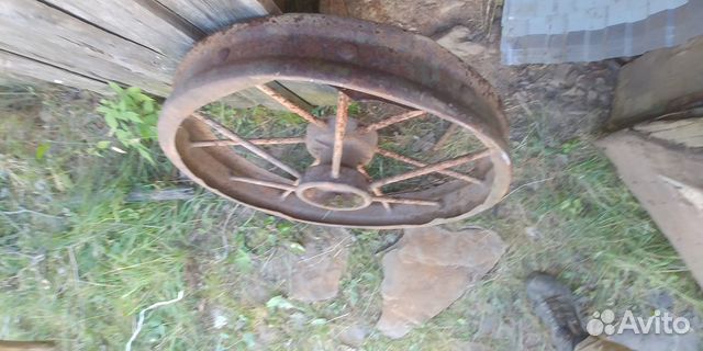 Колесо старинное от телеги