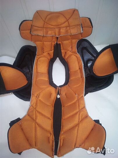 Нагрудник хоккейный