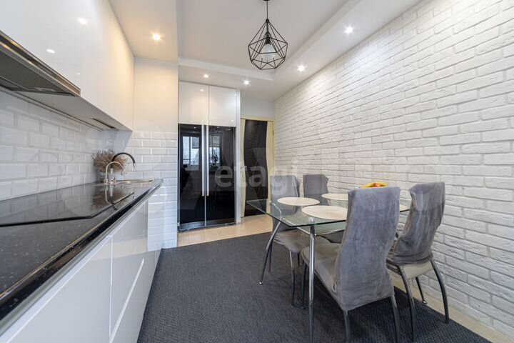 2-к. квартира, 60,4 м², 17/19 эт.