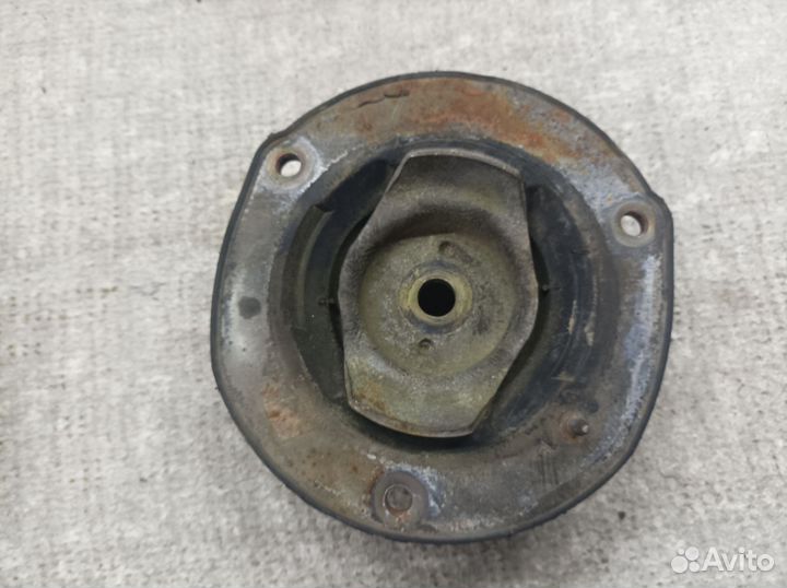 Опорная чашка передней стойки Peugeot 406