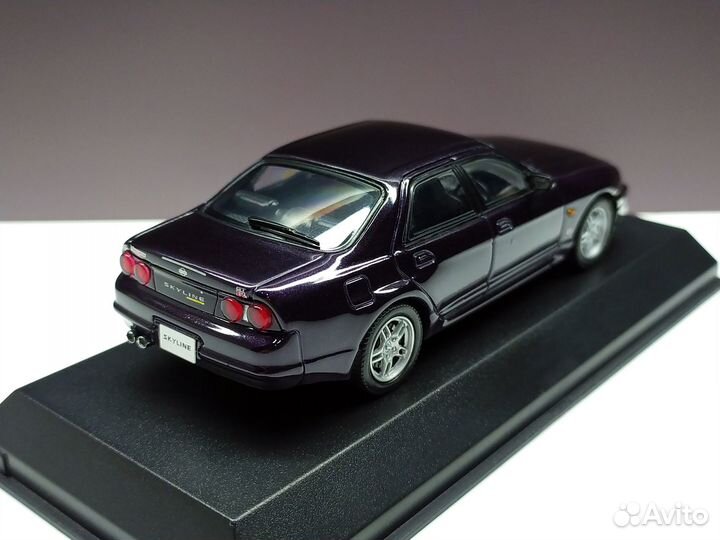 1:43 Nissan Skyline GT-R (R33) Sedan