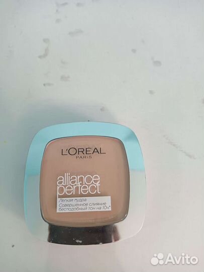 Пудра компактная новая