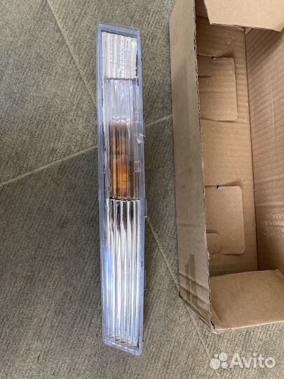 Указатель поворота левый в бампер Passat 05-11