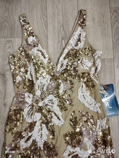 Шикарное вечернее платье