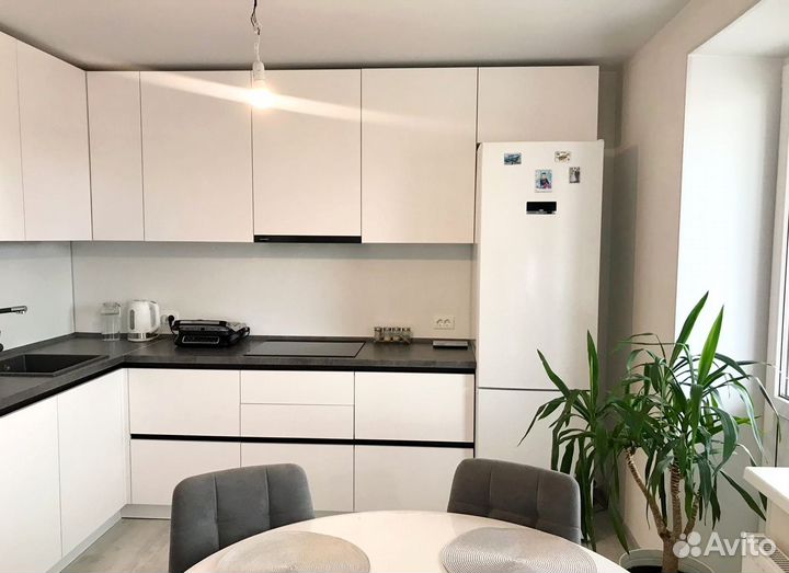 Кухня в потолок на заказ